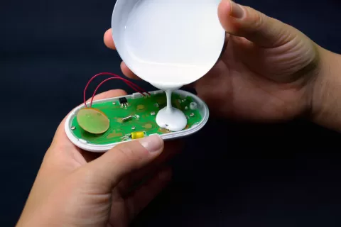 Master Bond's Elastomeric Adhesive Systems for Thermal Management